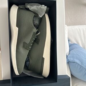 Wolf and Sheperd Men’s Derby Shoe - SwiftKnit material